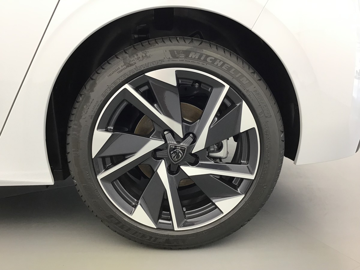 
								PEUGEOT 308 PHASE 3 ALLURE Berline full									