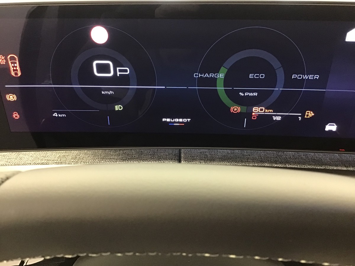 
								PEUGEOT 3008 PHASE 4 GT SUV 4×2 full									