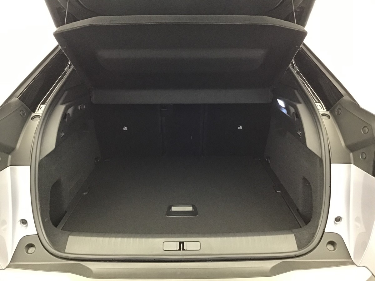 
								PEUGEOT 3008 PHASE 4 GT SUV 4×2 full									