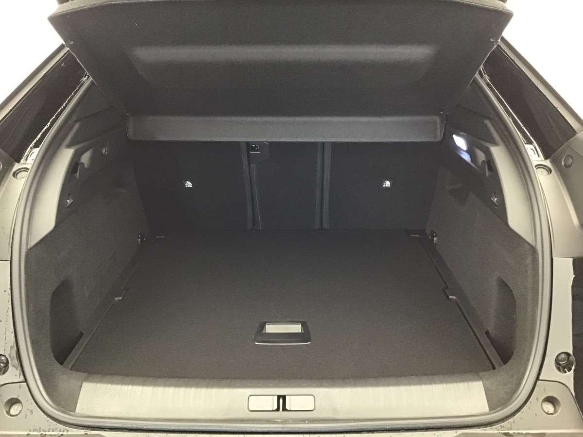 
								PEUGEOT 3008 PHASE 4 GT SUV 4×2 full									