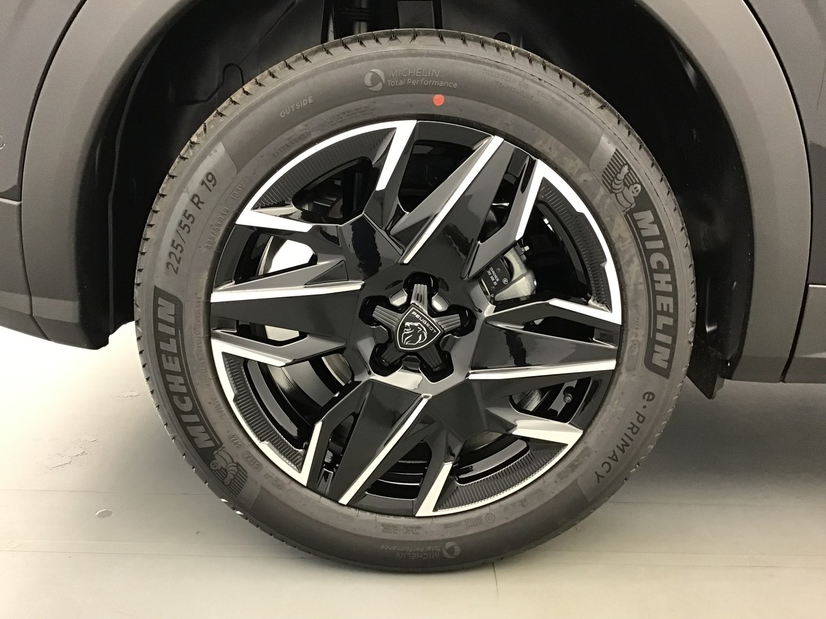 
								PEUGEOT 3008 PHASE 4 GT SUV 4×2 full									