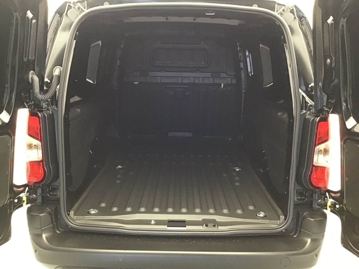 
								OPEL COMBO CARGO XL HEAVY 950 KG VAN VU full									