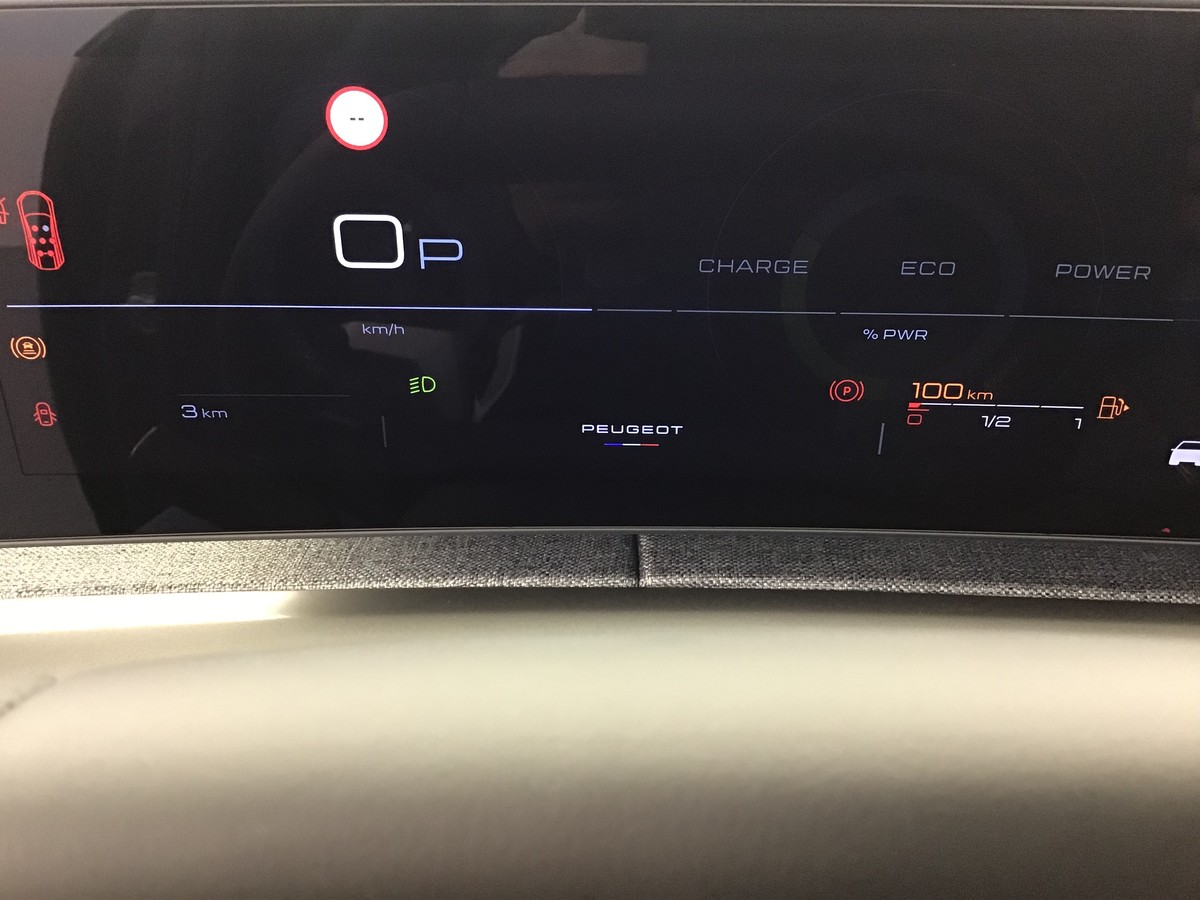 
								PEUGEOT 5008 GT Monospace full									