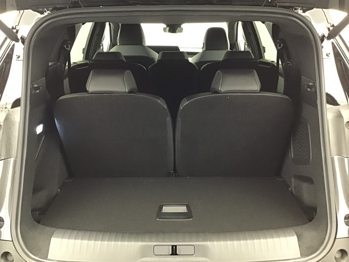 
								PEUGEOT 5008 GT Monospace full									
