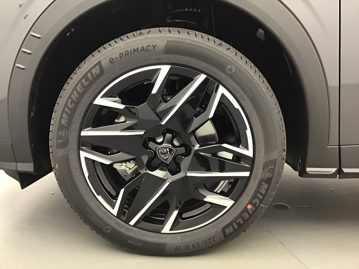 
								PEUGEOT 5008 GT Monospace full									