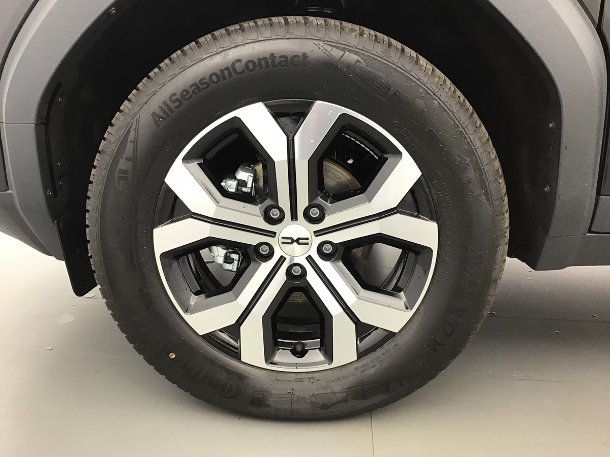 
								DACIA BIGSTER EXPRESSION SUV 4X4 full									