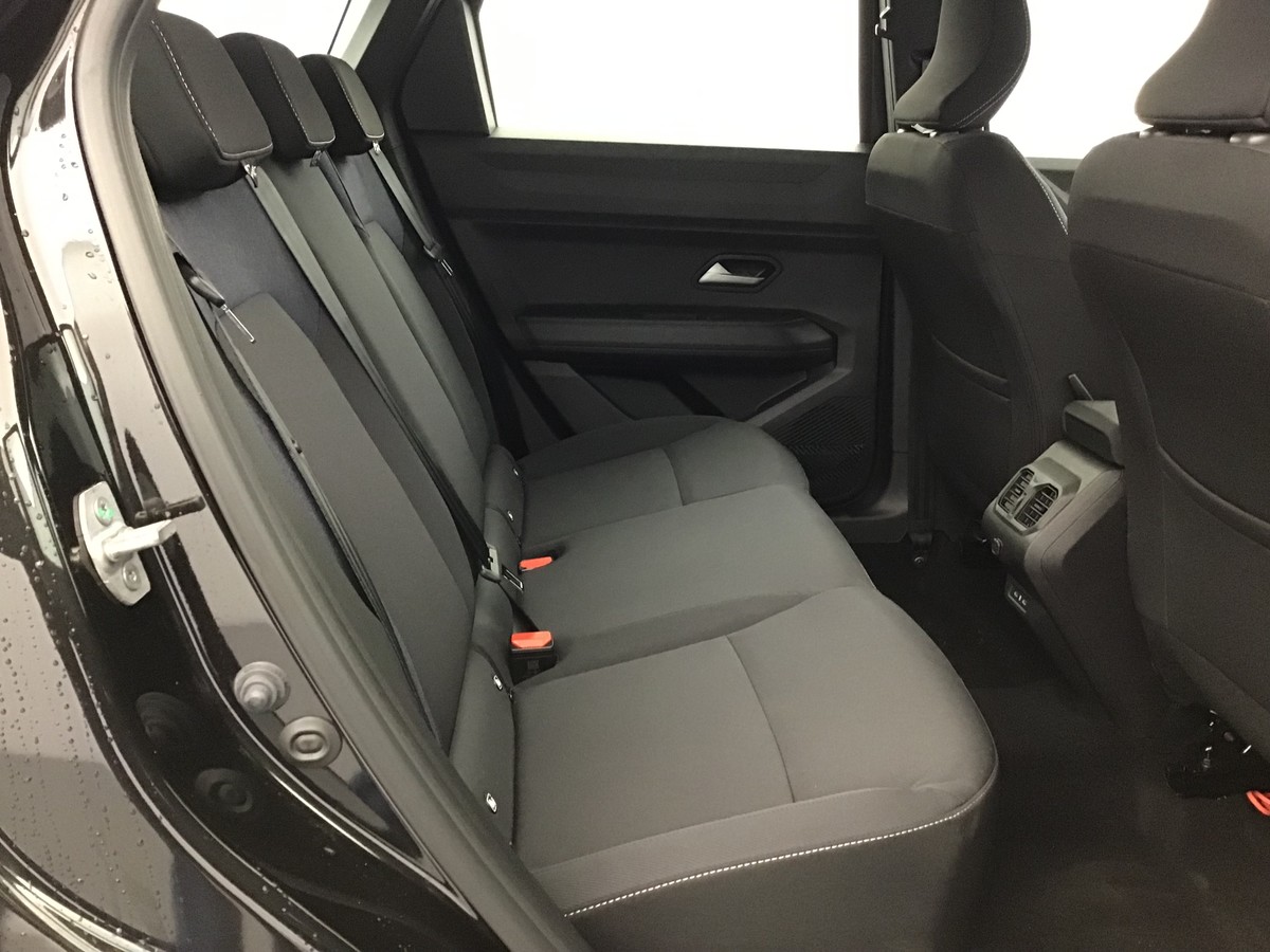 
								DACIA BIGSTER EXPRESSION SUV 4X4 full									