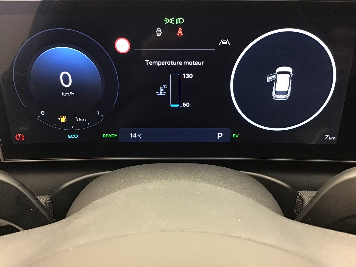 
								HYUNDAI TUCSON FEEL N LINE SUV 4×2 full									