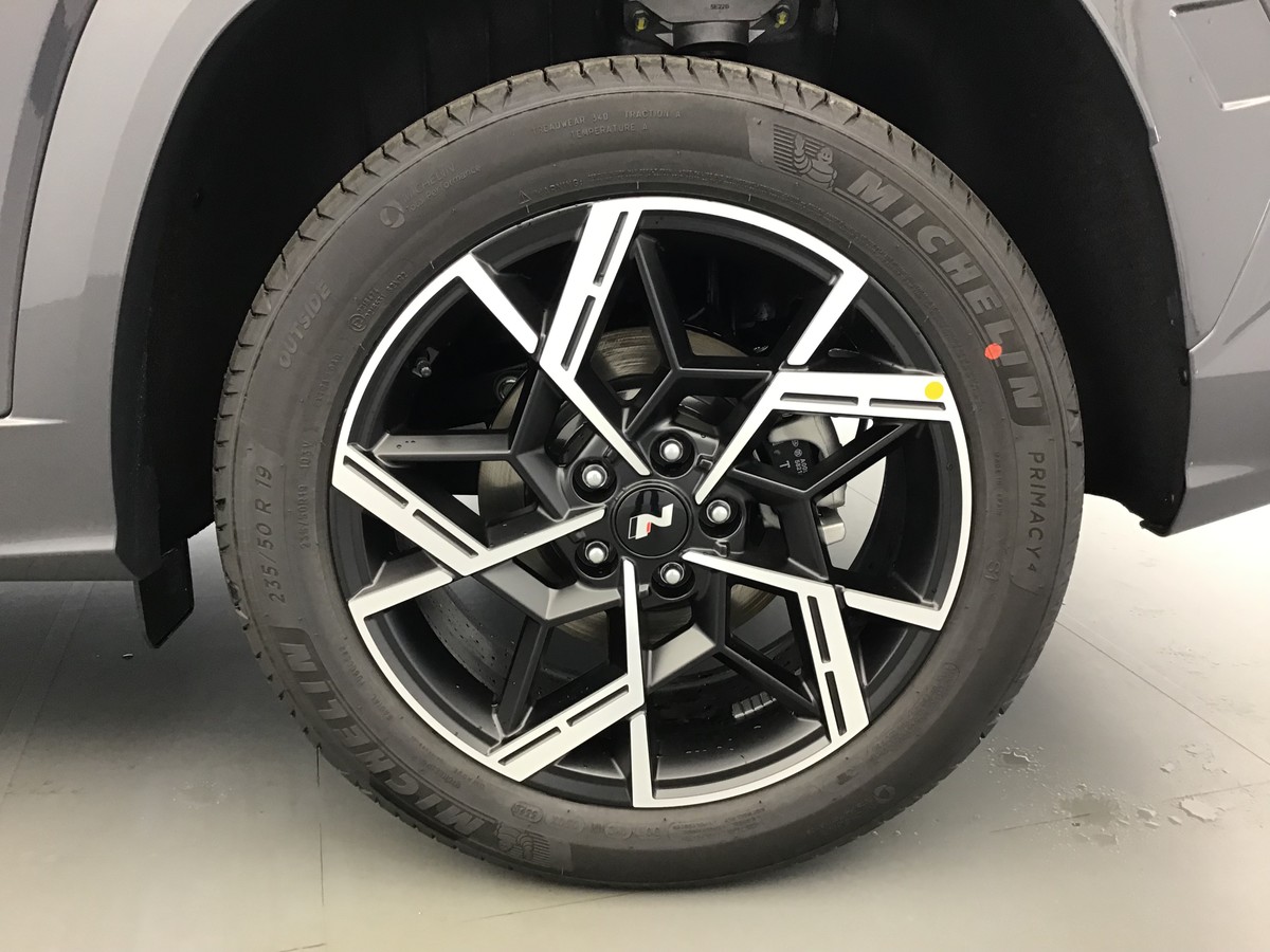 
								HYUNDAI TUCSON FEEL N LINE SUV 4×2 full									