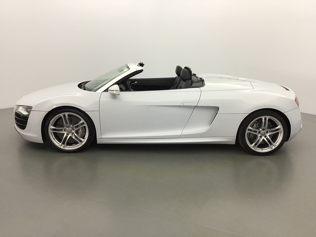 
								AUDI R8 SPYDER Cabriolet full									