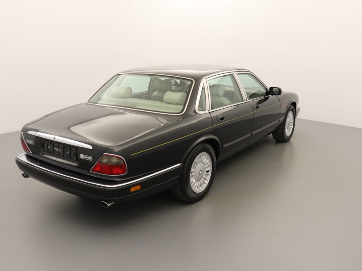 
								JAGUAR XJ6 SOVEREIGN Berline full									
