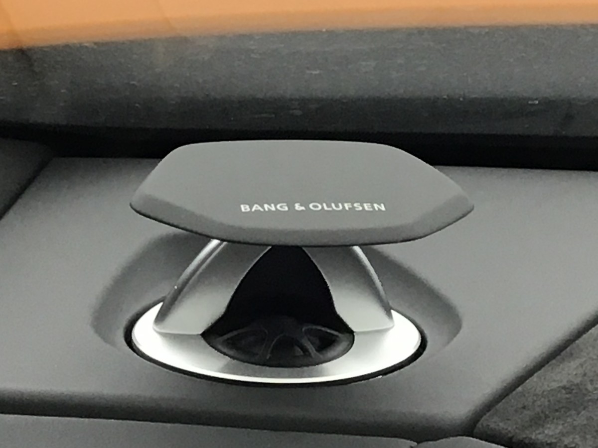 
								LAMBORGHINI URUS S SUV 4X4 full									