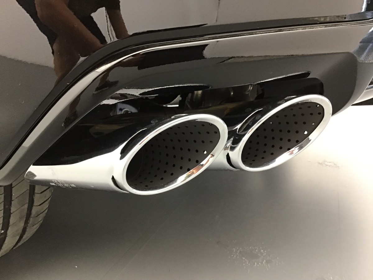 
								LAMBORGHINI URUS S SUV 4X4 full									