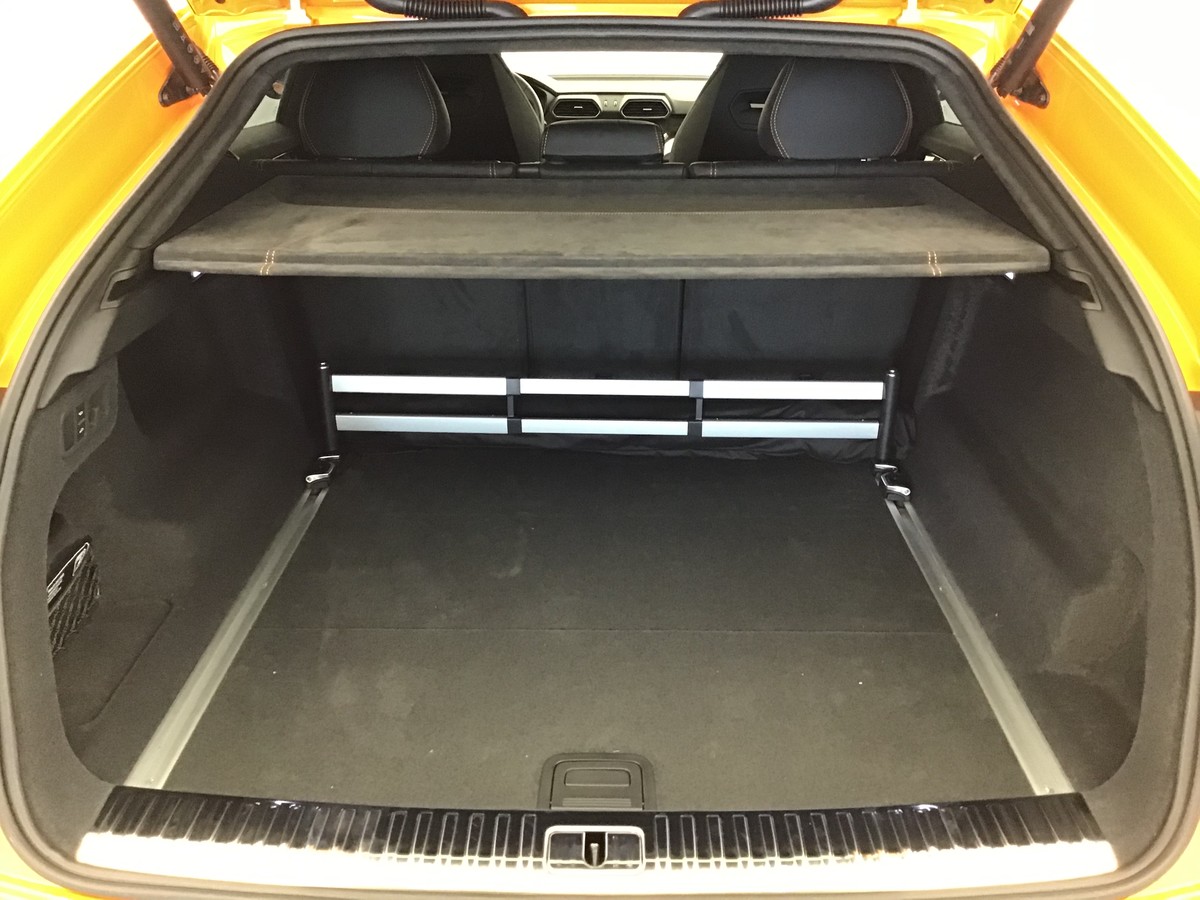 
								LAMBORGHINI URUS S SUV 4X4 full									