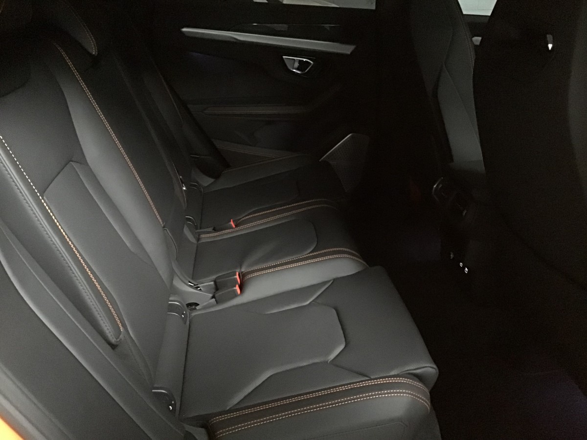 
								LAMBORGHINI URUS S SUV 4X4 full									