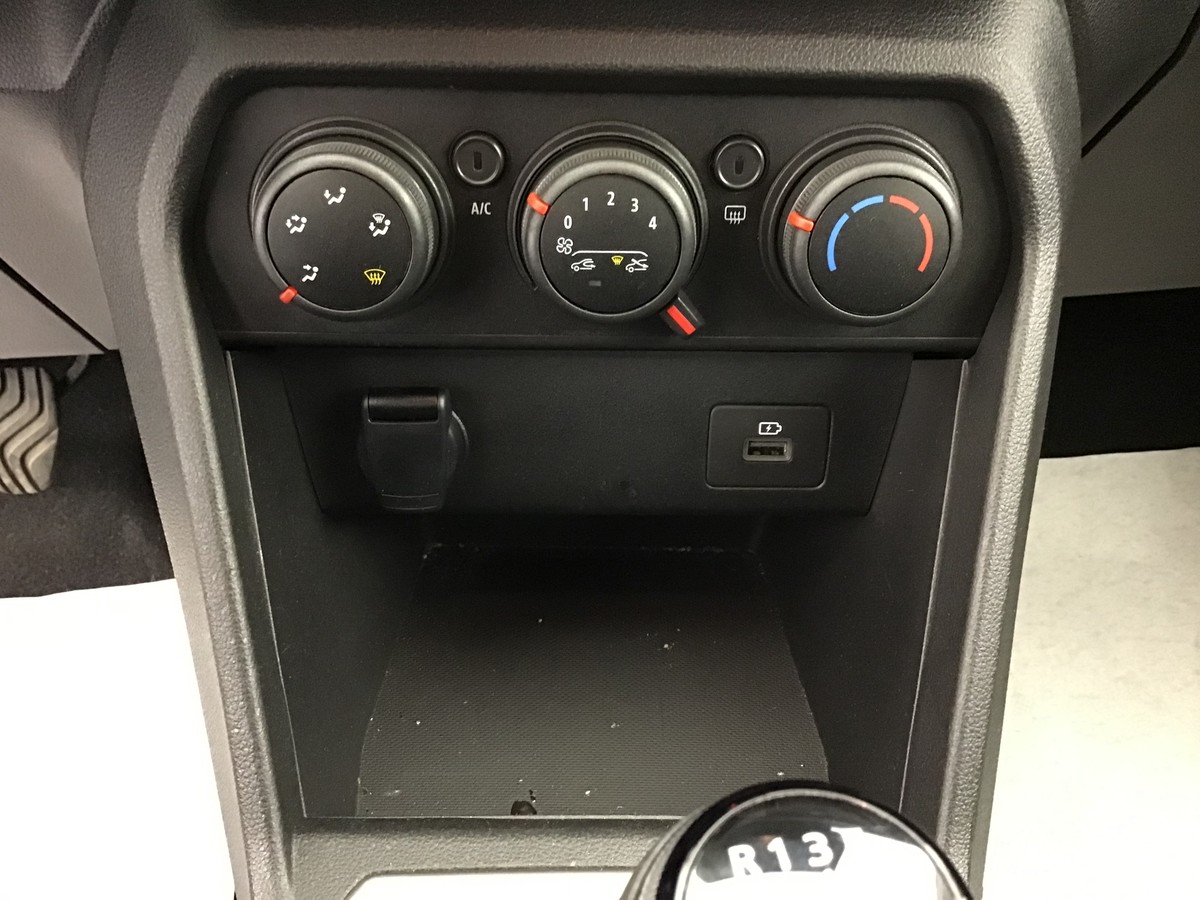 
								DACIA SANDERO STEPWAY EXPRESSION SUV 4×2 full									