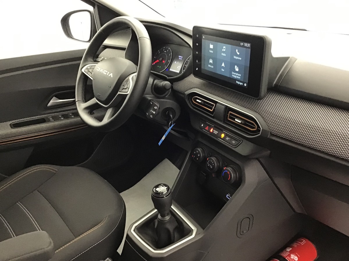 
								DACIA SANDERO STEPWAY EXPRESSION SUV 4×2 full									