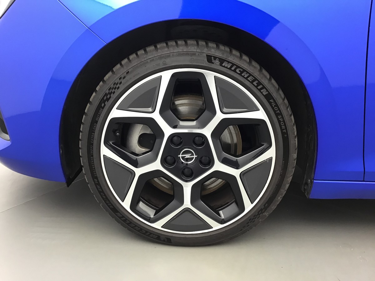 
								OPEL Astra GS Berline full									