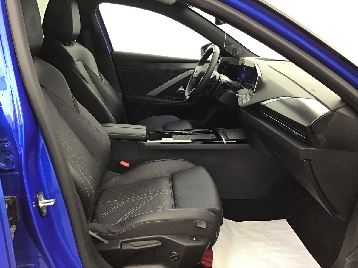 
								OPEL Astra GS Berline full									